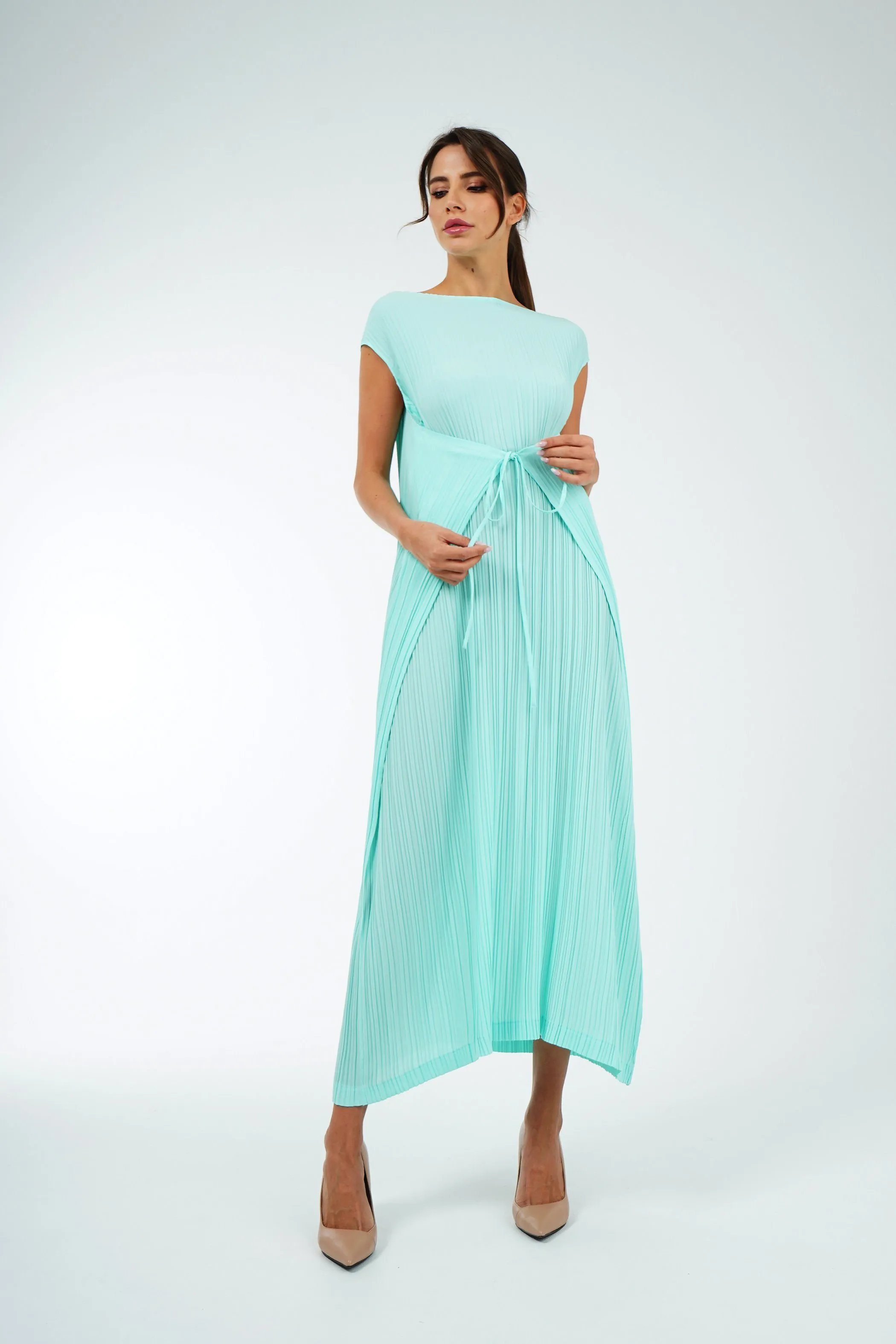 Dany Pleated Dress With Waist String