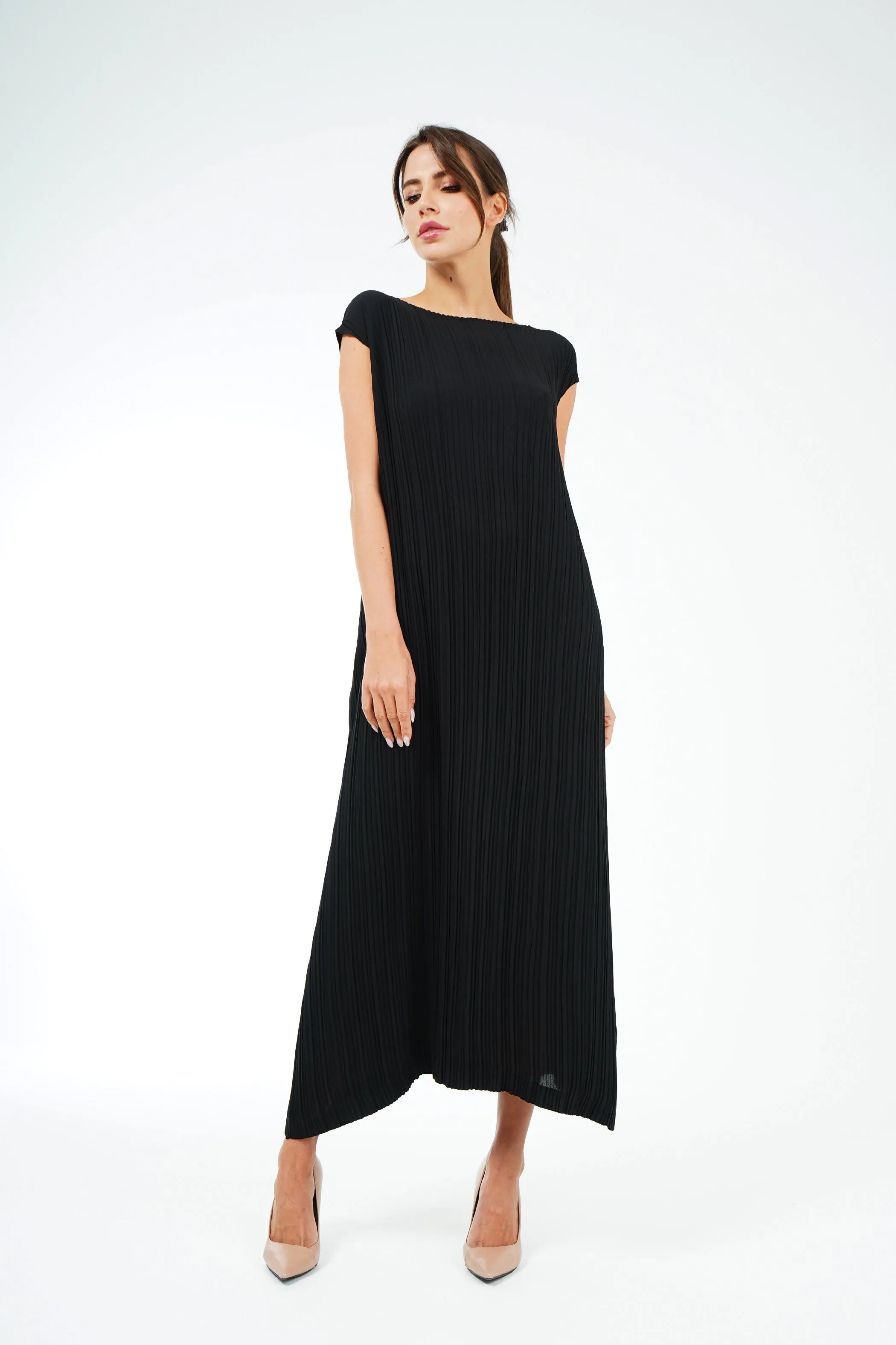 Dany Pleated Dress With Waist String