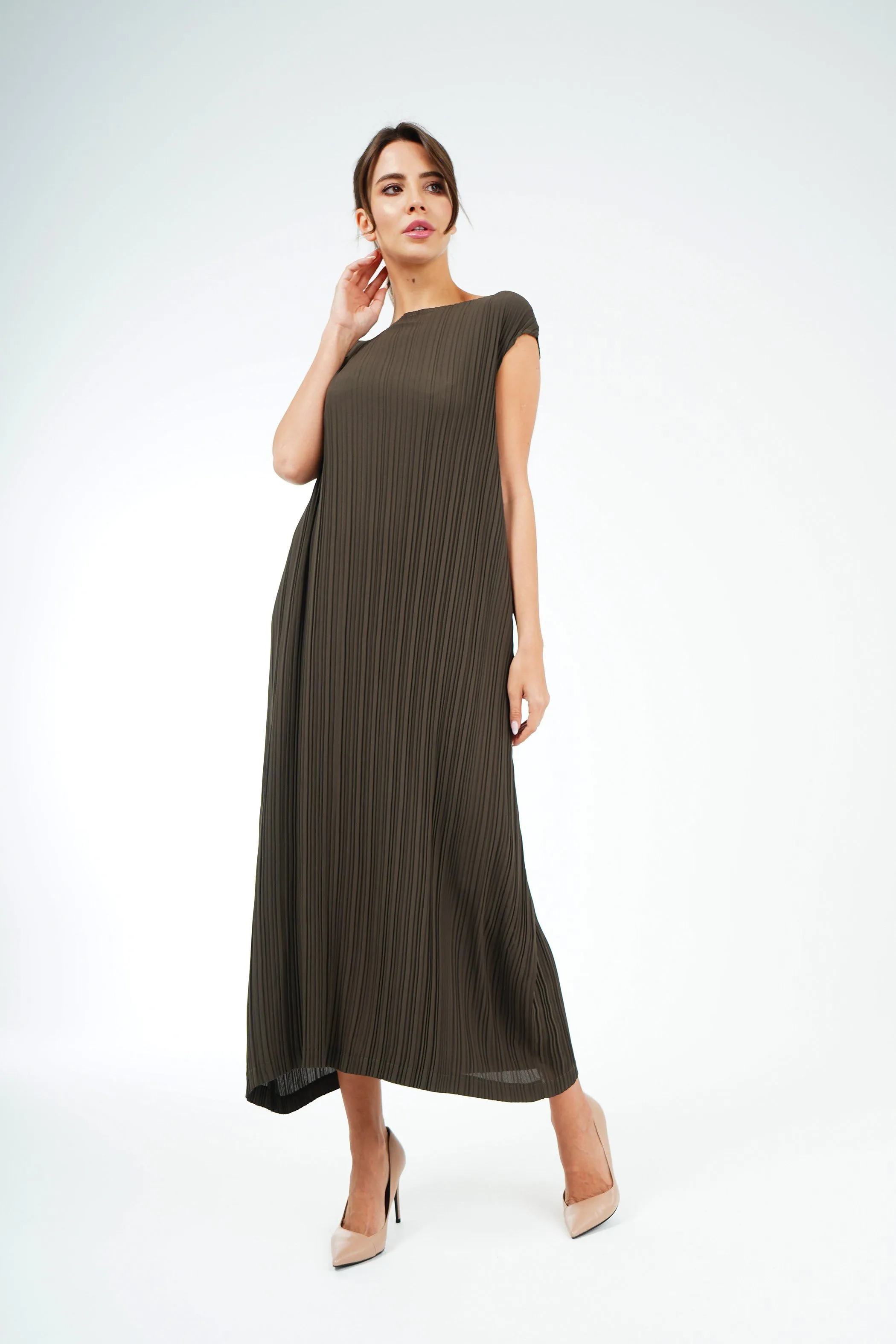 Dany Pleated Dress With Waist String