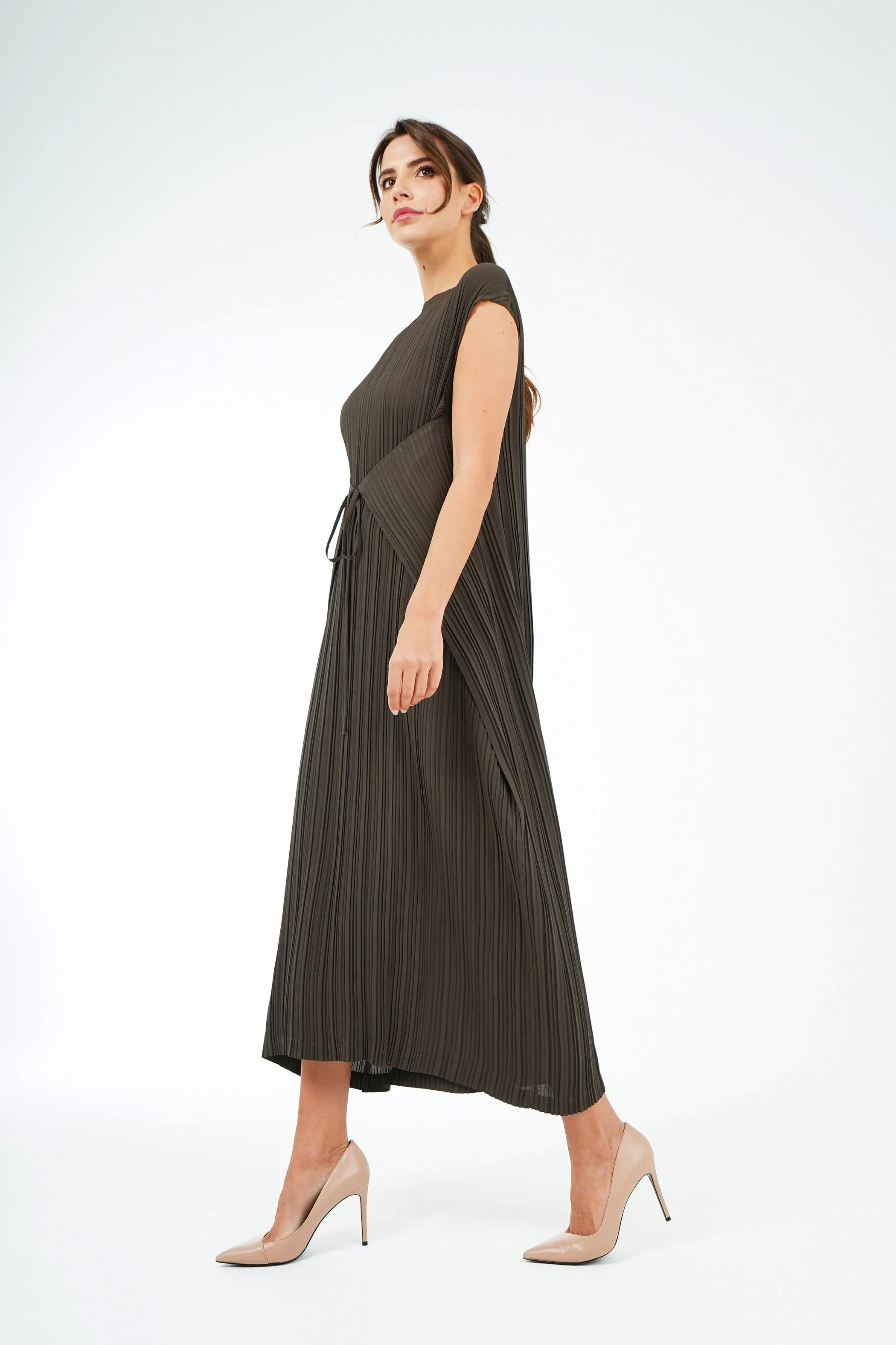 Dany Pleated Dress With Waist String