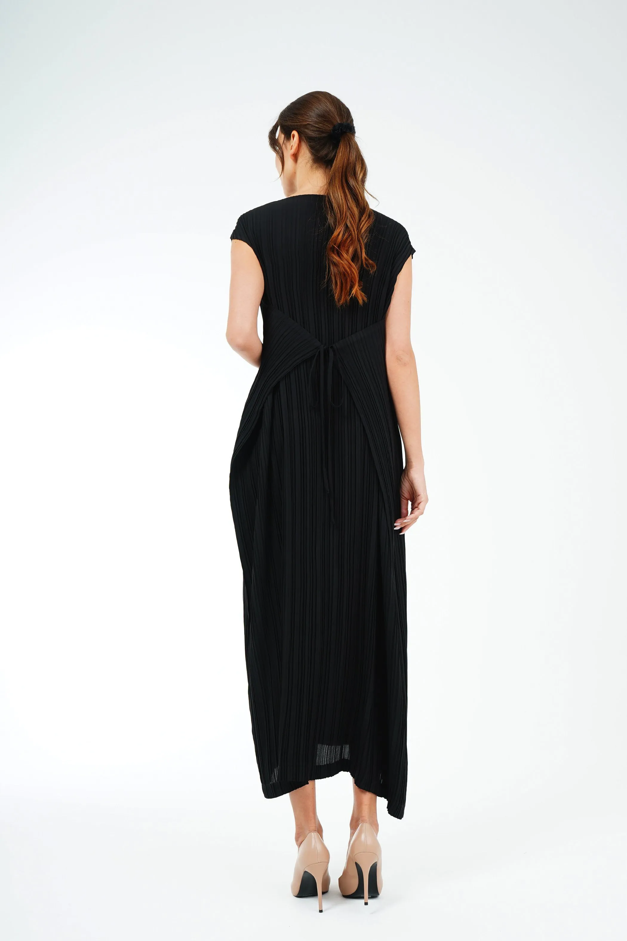 Dany Pleated Dress With Waist String