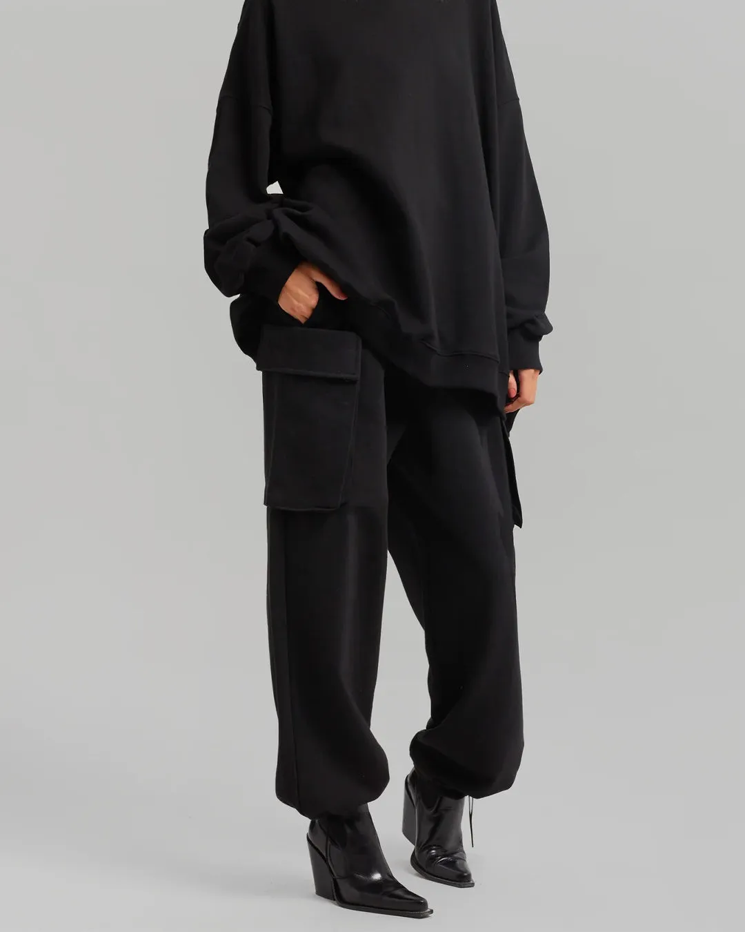 High Waist Wide Balloon Fit Cargo Pant In Black