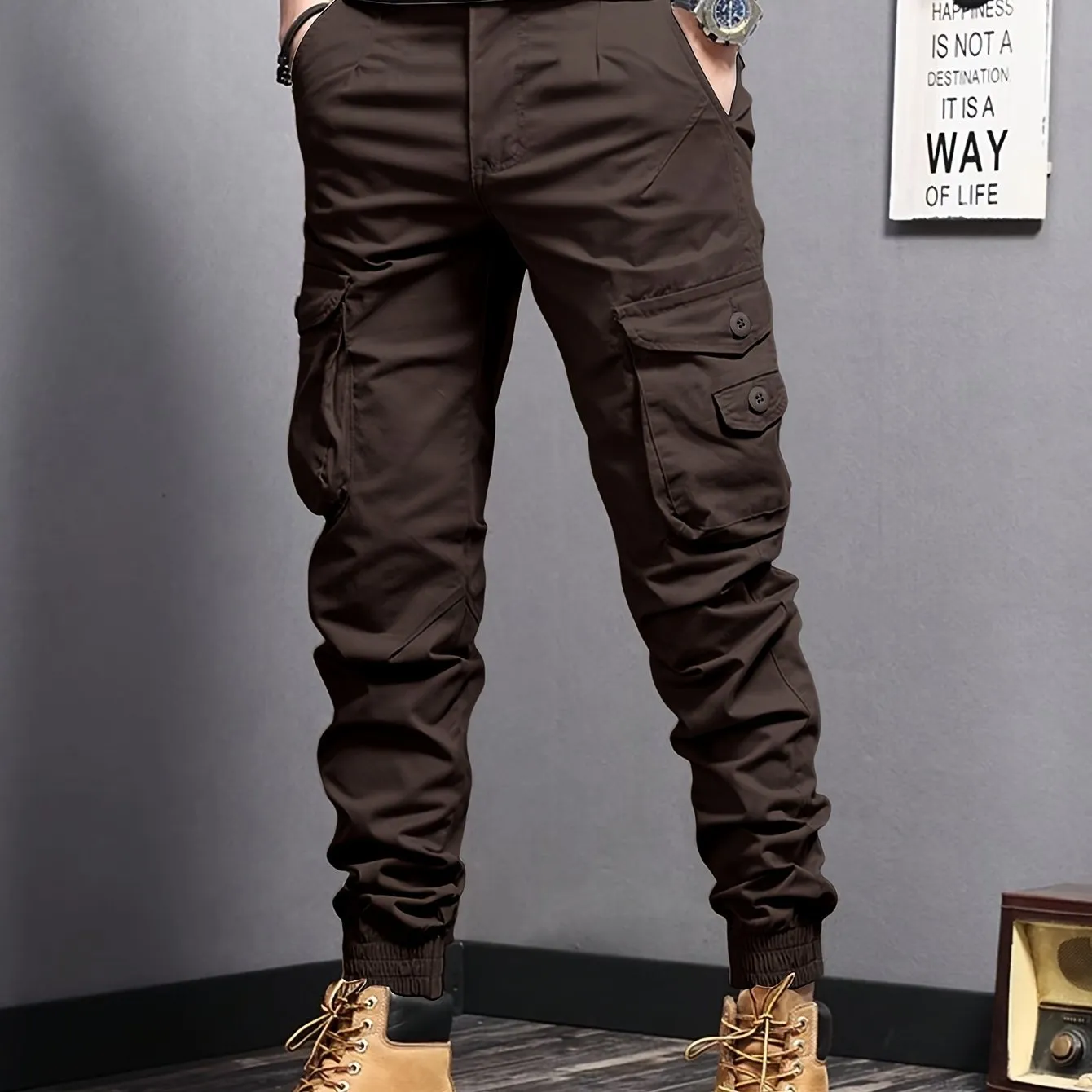 Stylish Men's Tapered Joggers - Multi-Pocket Cargo Pants with Chic Street Style, Comfortable Fit, and Versatile Design for Everyday Wear