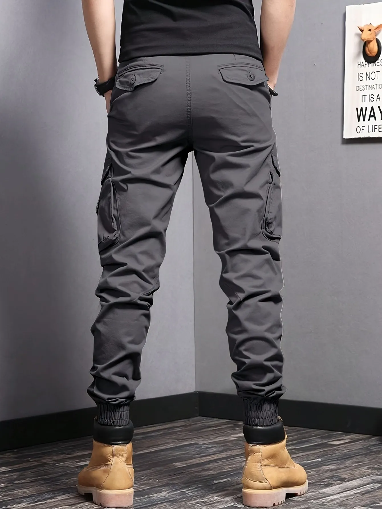 Stylish Men's Tapered Joggers - Multi-Pocket Cargo Pants with Chic Street Style, Comfortable Fit, and Versatile Design for Everyday Wear